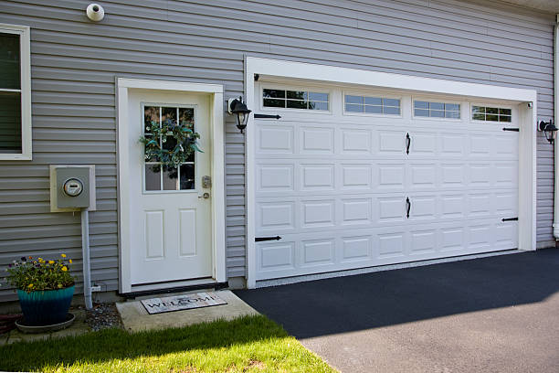 24/7 Emergency Garage Door Roller Replacement experts in Wolf Lake, MI